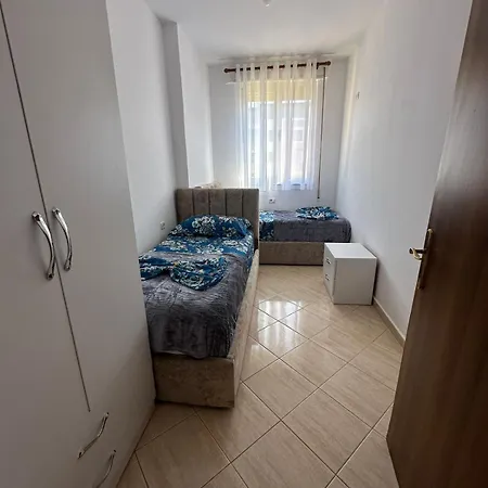 Apartment 2 Bedroom *