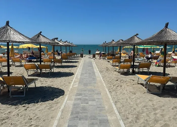 Apartment 2 Bedroom *